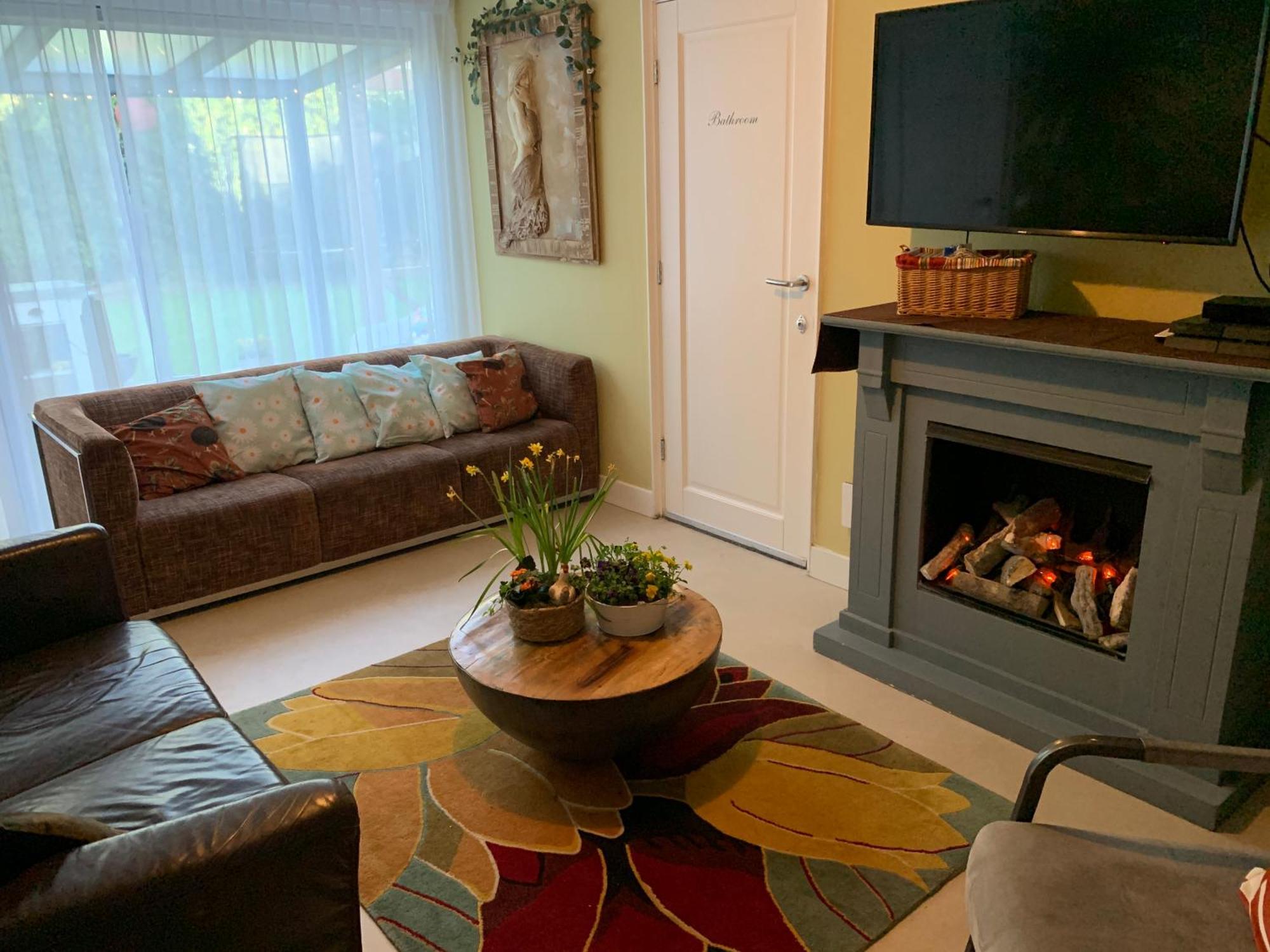 Romantisch Wellness Appartement Met Prive Hottub Sauna Gamesroom Den Ham Luaran gambar